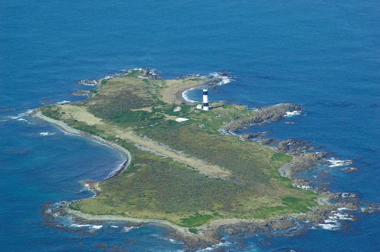 Dog Island enroute to Stewart Island · John and Kathy · Mar 09