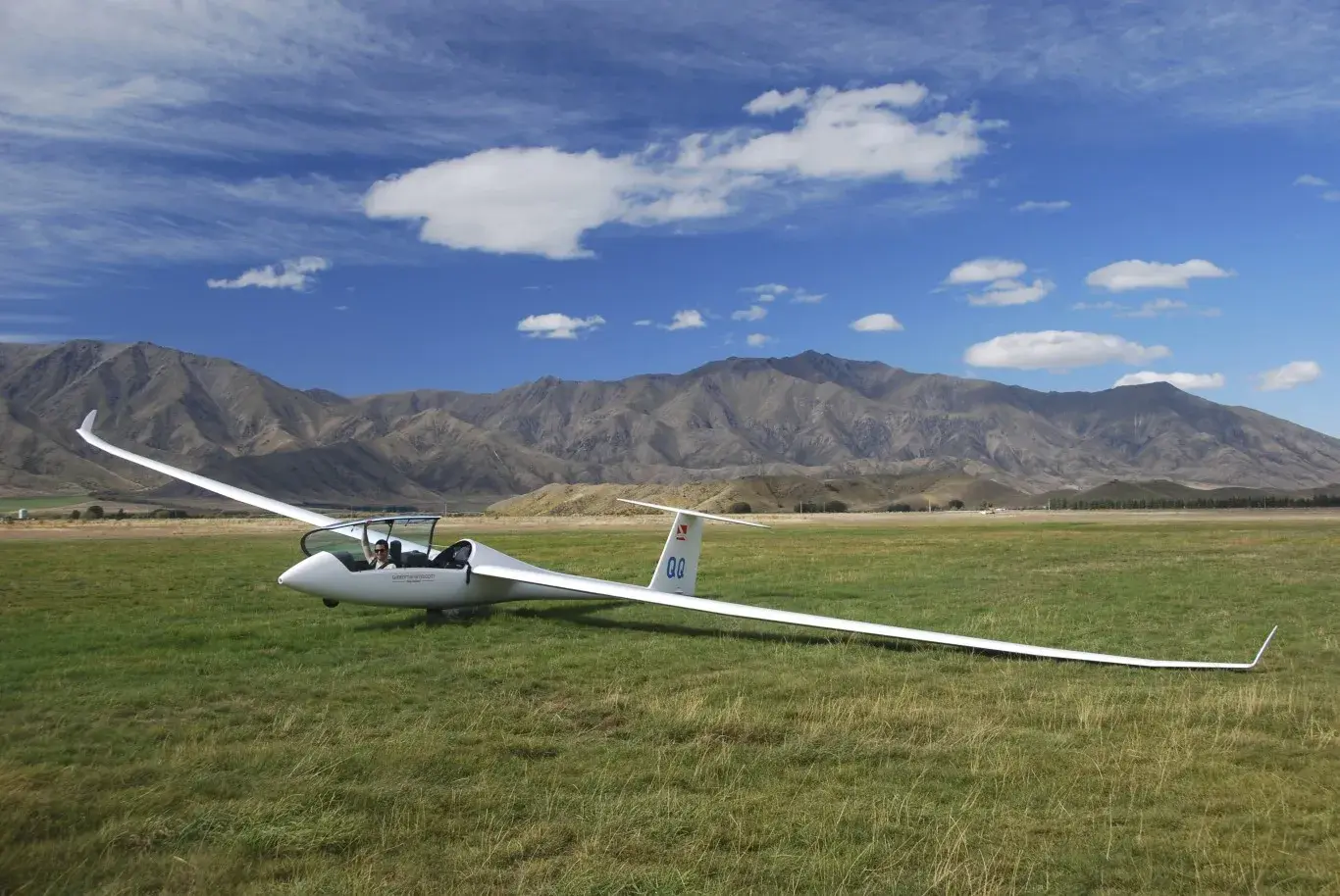 Gliding Omarama · Kenny and Nina · April 2013