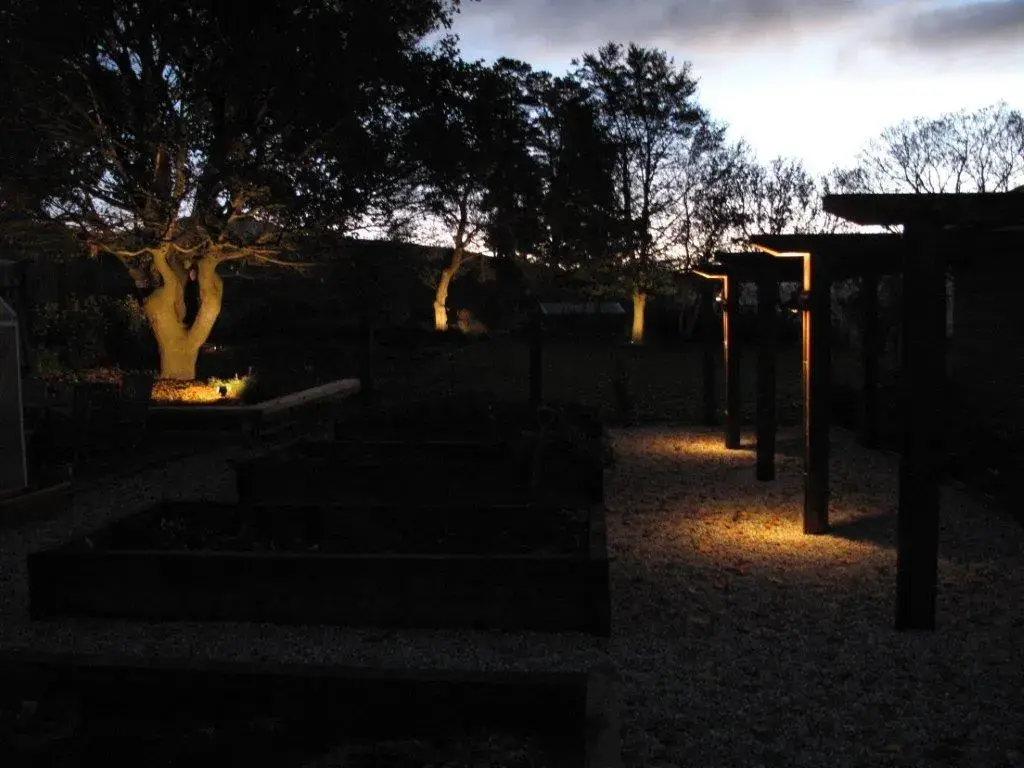 Geordie Hill · Nite Garden