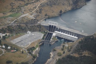 Hydro Powers most NZ2. Roxburgh. Kenny and Nina. April 2013 1366x914