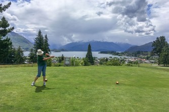 Wanaka Laurel teeing off